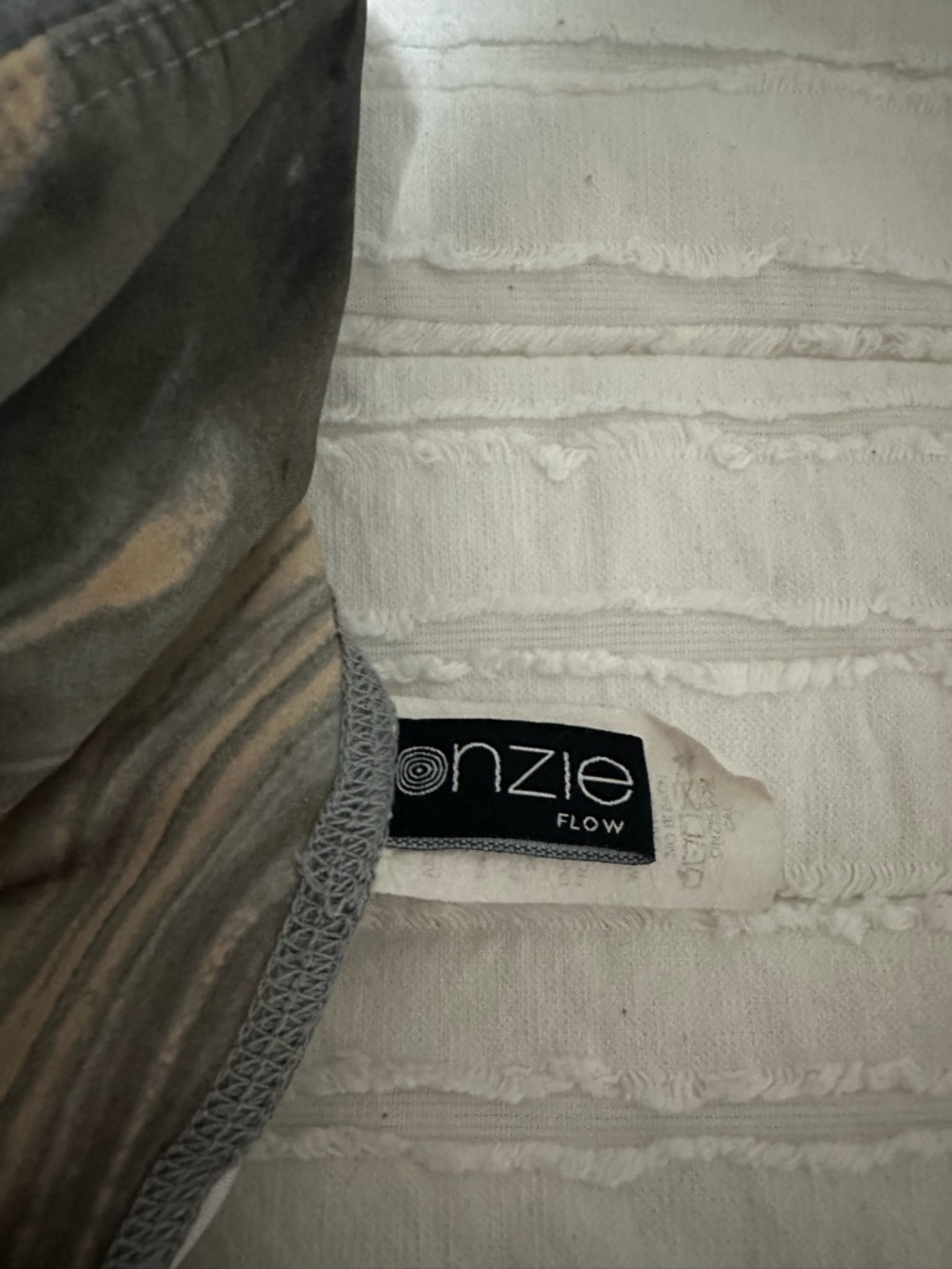 Onzie Flow Striped Grey & Taupe Leggings
